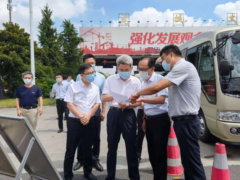 市委常委、常务副市长梁一波实地督查高